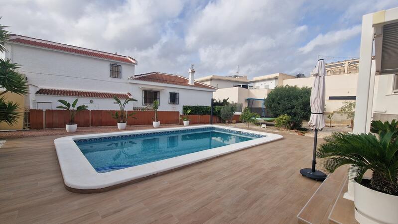 4 bedroom Villa for sale