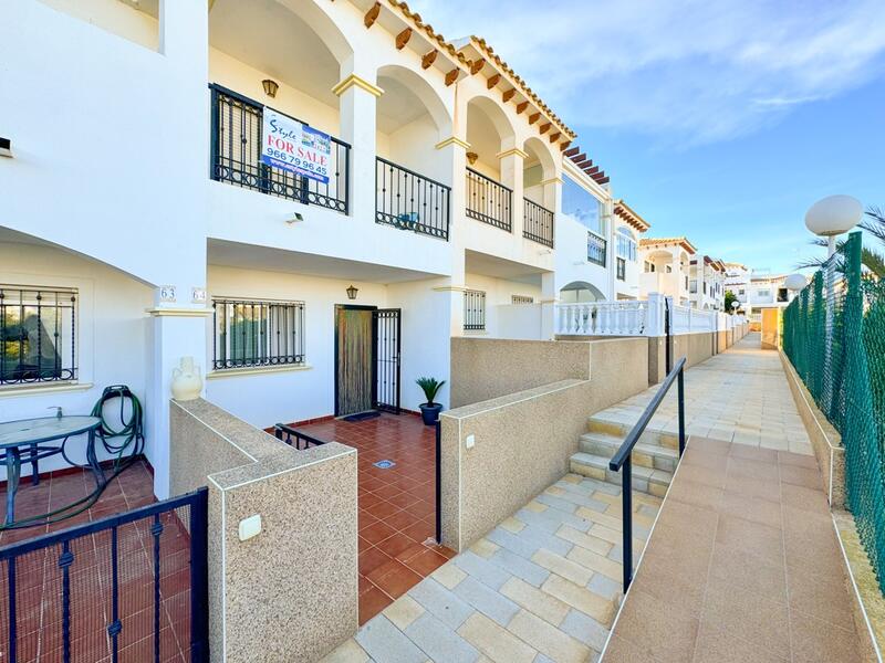 Adosado en venta en Punta Prima, Alicante