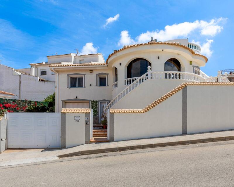 6 bedroom Villa for sale