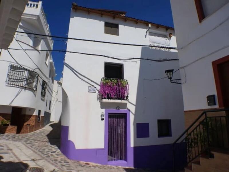Townhouse for sale in Los Guajares, Granada