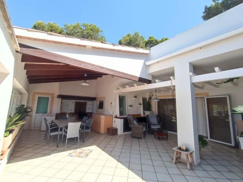 Villa à vendre dans Santa Ponsa, Mallorca
