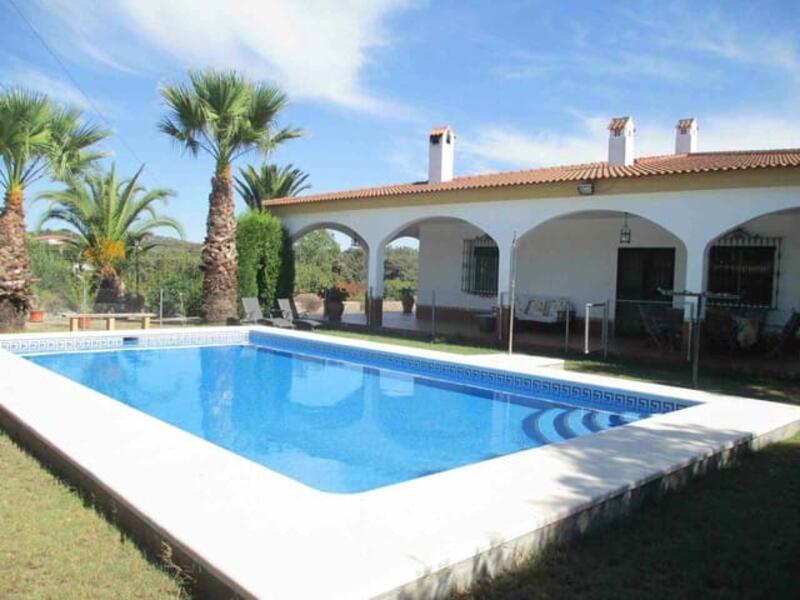 Villa for sale in El Castillo de las Guardas, Sevilla