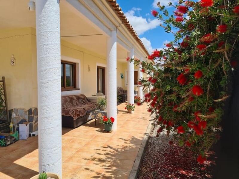 4 bedroom Villa for sale