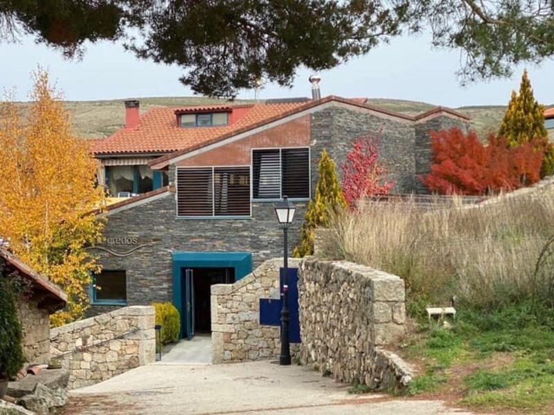 Commercial Property for sale in Hoyos del Espino, Ávila