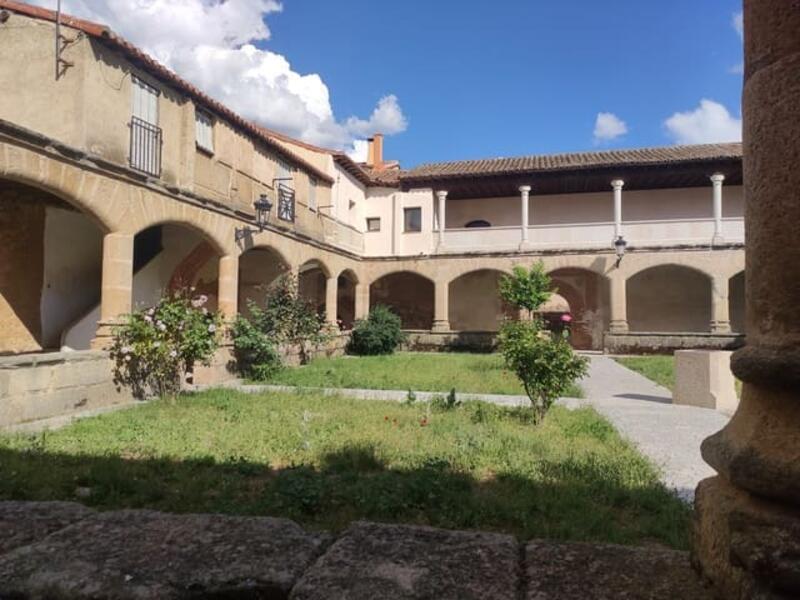 Villa for sale in Aldeanueva Santa Cruz, Ávila