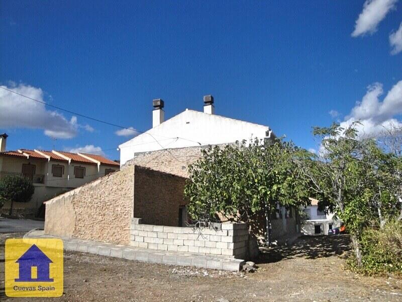 3 bedroom Country House for sale