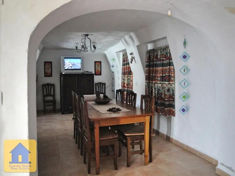 4 bedroom Cave House for sale