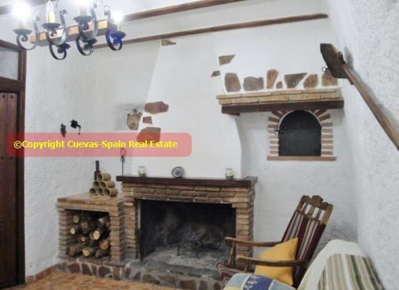 8 bedroom Cave House for sale