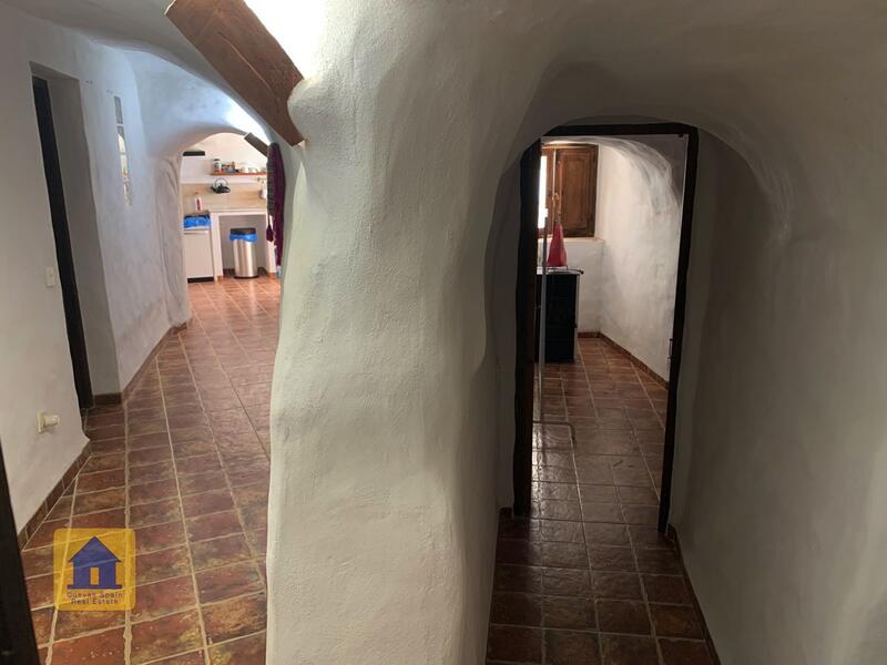 6 bedroom Cave House for sale