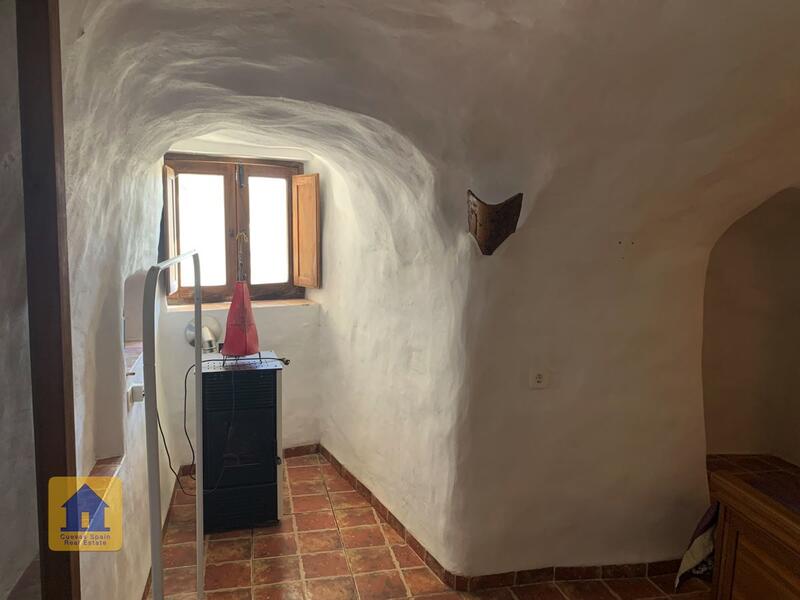 6 bedroom Cave House for sale