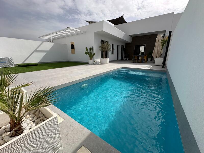 Villa for sale in Torre Pacheco, Murcia