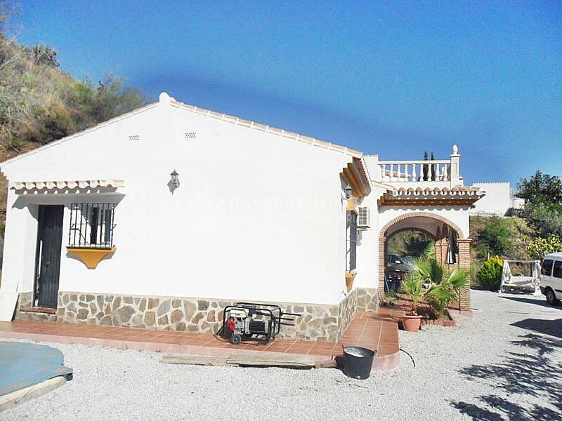 Villa para alquiler a largo plazo en Las Casillas (Arenas), Málaga