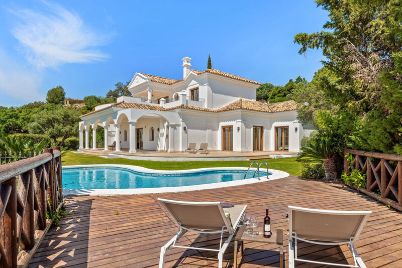 Villa for sale in Benahavis, Málaga