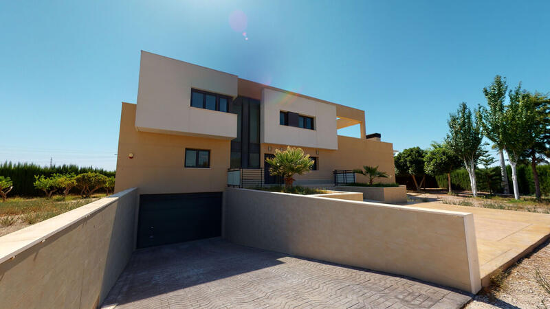 Villa till salu i Novelda, Alicante