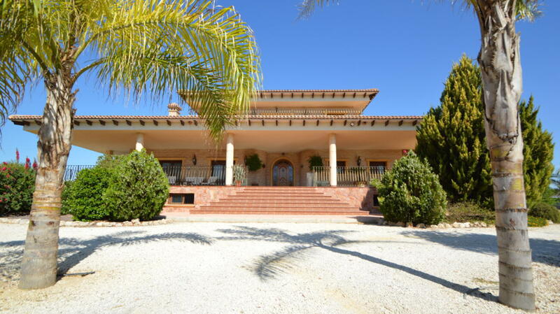 Villa til salg i Callosa de Segura, Alicante