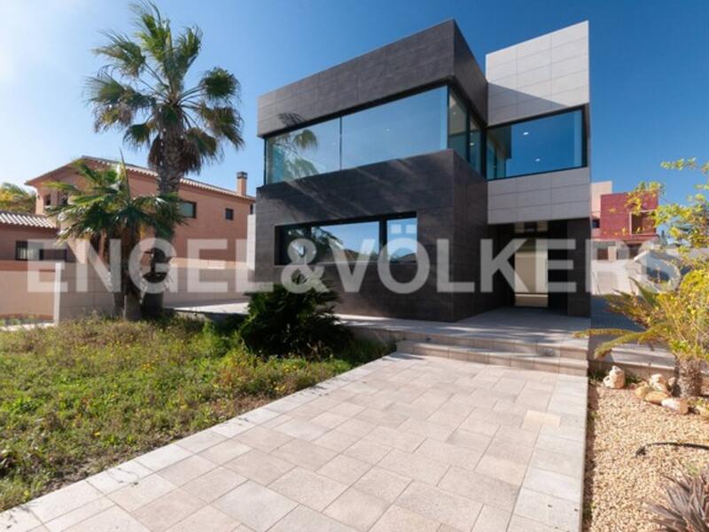 Villa zu verkaufen in Torrevieja, Alicante