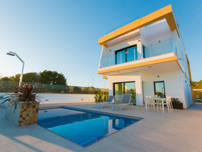 Villa for sale in Pilar de la Horadada, Alicante