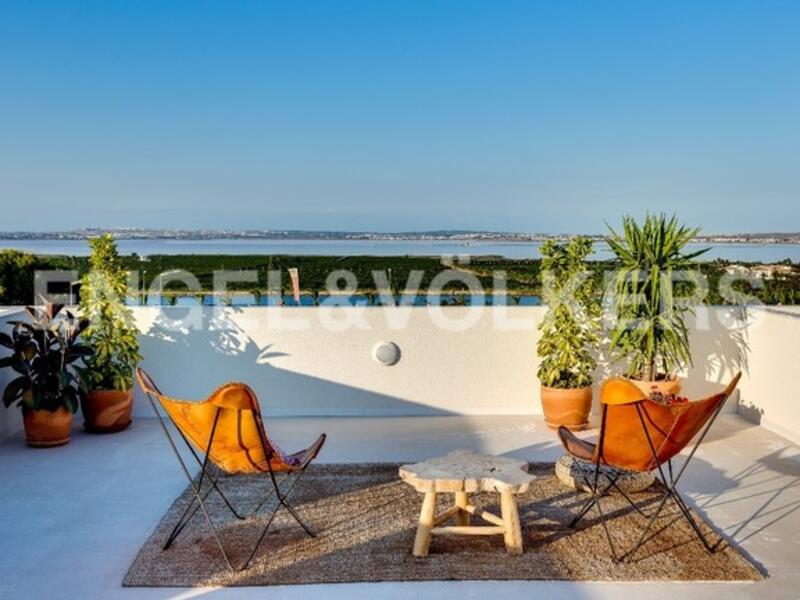 Villa for sale in Torrevieja, Alicante