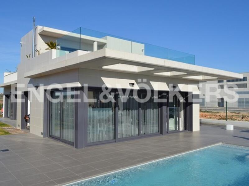 Villa til salgs i Orihuela Costa, Alicante