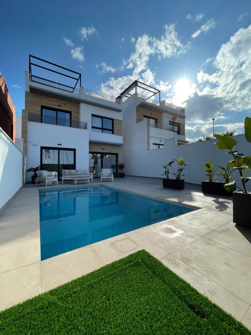 Villa for sale in Benijófar, Alicante