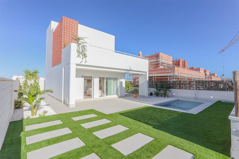 Villa til salg i Pilar de la Horadada, Alicante