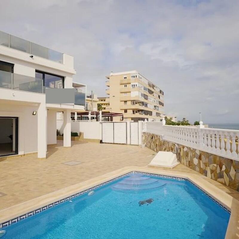 Villa en venta en Torrevieja, Alicante