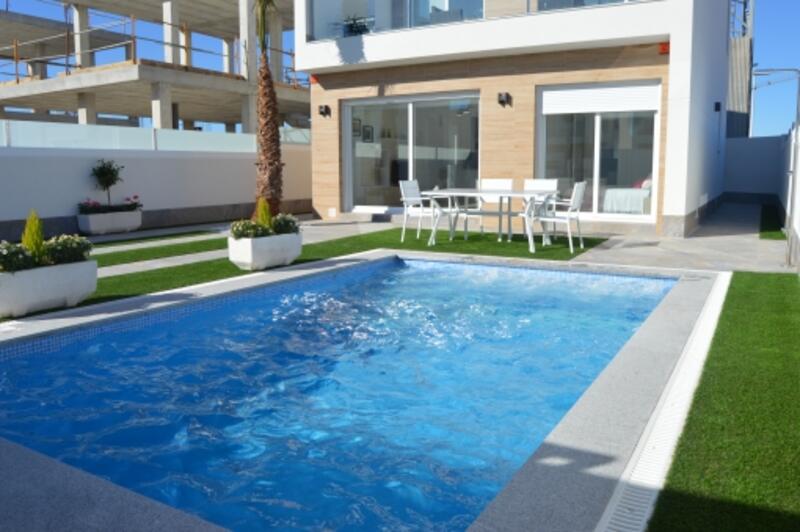 Villa for sale in San Pedro del Pinatar, Murcia