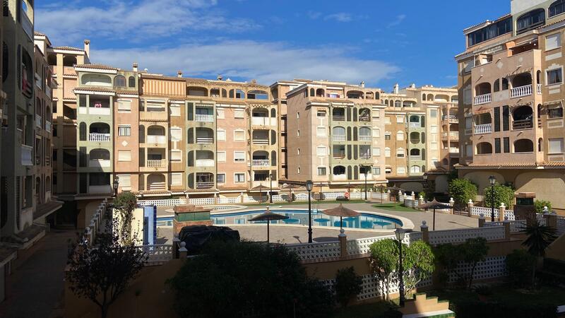 Apartamento en venta en Torrevieja, Alicante