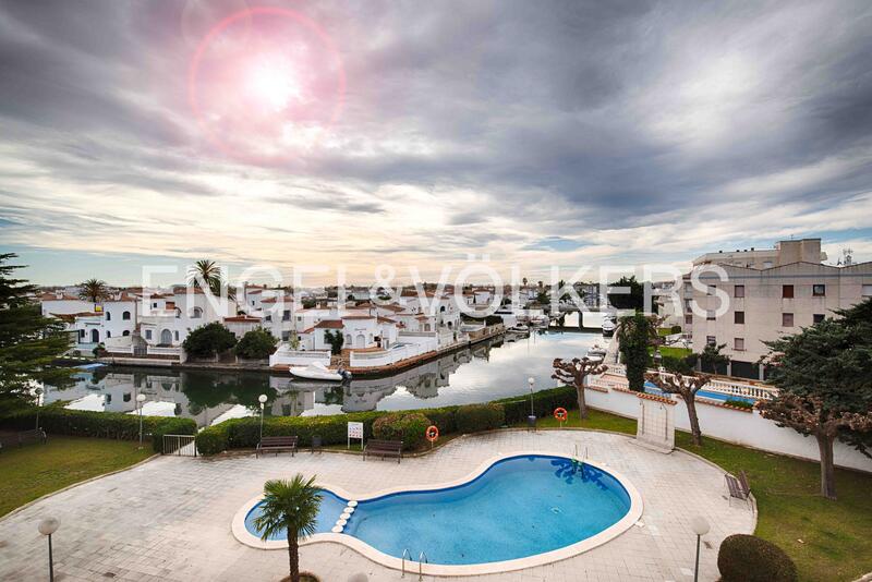 Apartment for sale in Empuriabrava, Girona