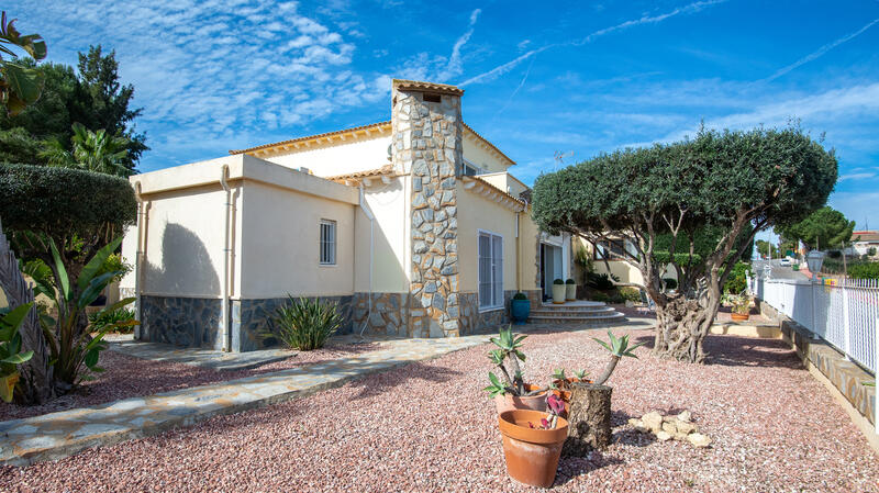 4 slaapkamer Villa Te koop