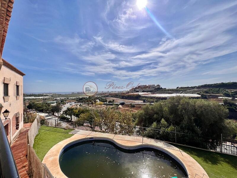 Gezinswoning voor lange termijn huur in Torrox, Málaga