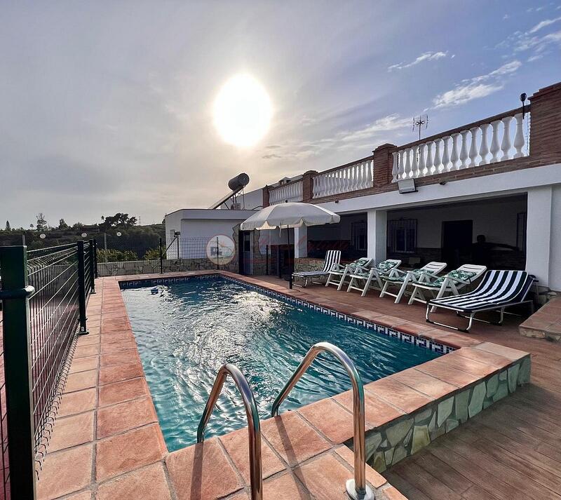 Maison de Ville à louer à long terme dans Frigiliana, Málaga