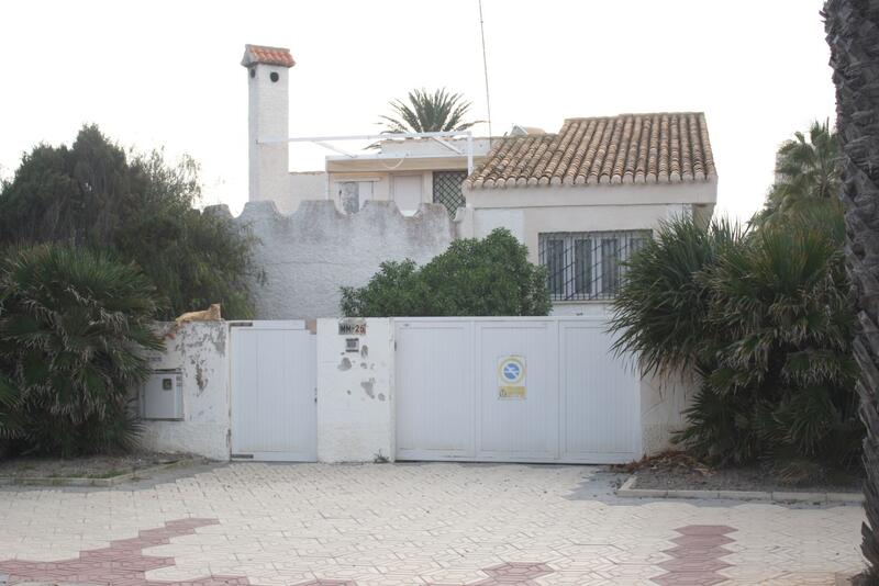 вилла продается в La Manga del Mar Menor, Murcia