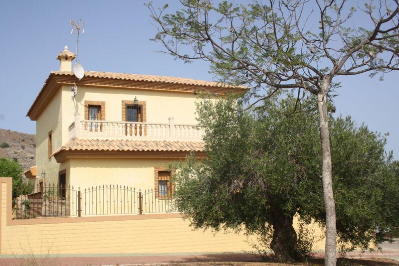 4 Cuarto Villa en venta