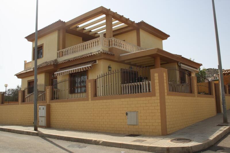 4 Cuarto Villa en venta