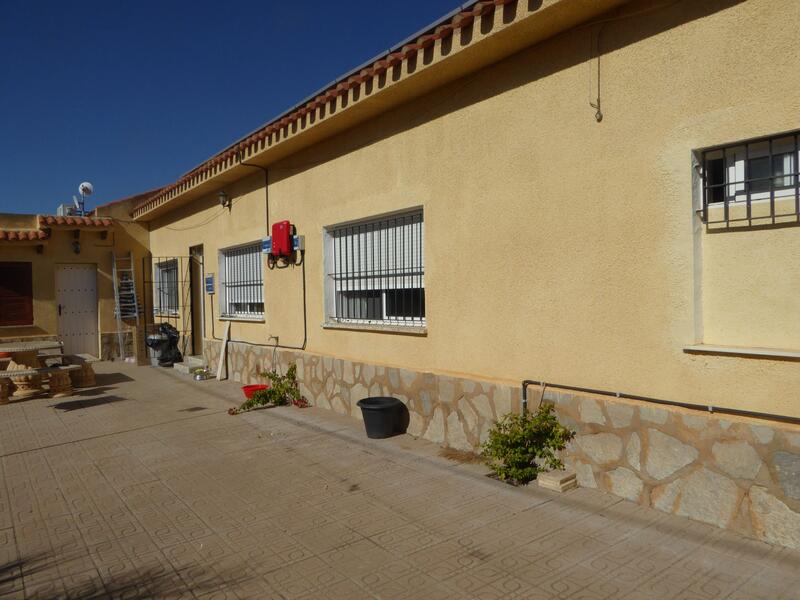 6 Cuarto Local Comercial en venta