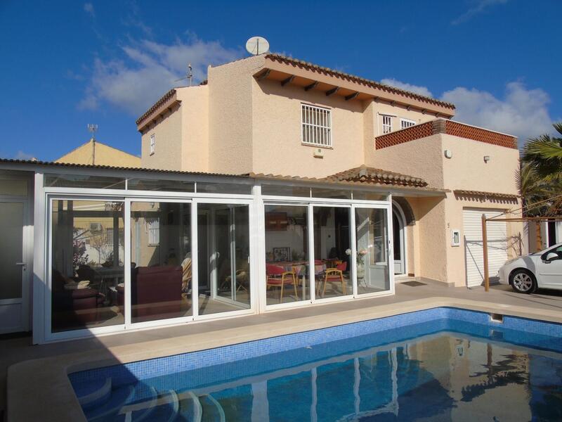 Villa en venta en Playa Honda, Murcia