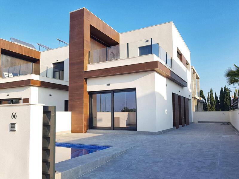 Villa Te koop in Daya Nueva, Alicante