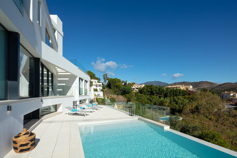 Villa for sale in Benahavis, Málaga