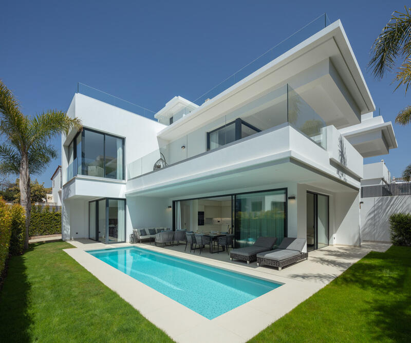 Villa til salgs i Marbella, Málaga