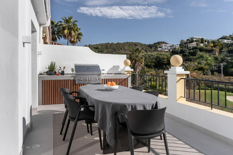 Apartment for sale in Benahavis, Málaga