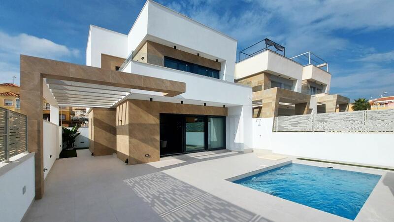 Villa en venta en San Miguel de Salinas, Alicante