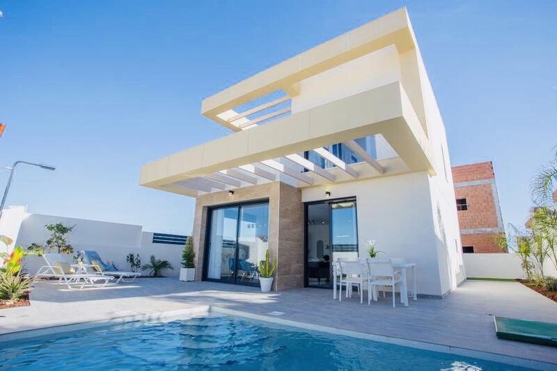 Villa till salu i Los Montesinos, Alicante