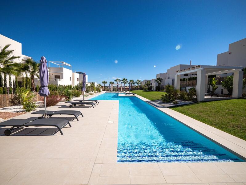 Villa for sale in Algorfa, Alicante