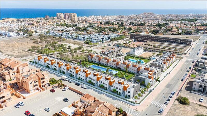 Stadthaus zu verkaufen in Torrevieja, Alicante