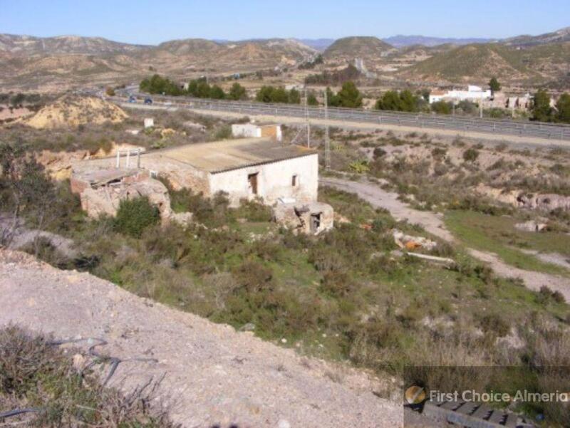 Деревенский Дом продается в Sorbas, Almería