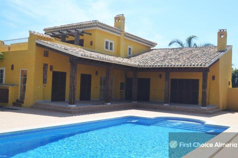 5 bedroom Villa for sale