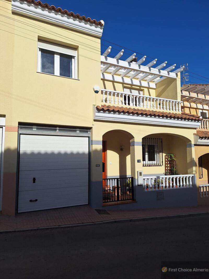 Duplex til salgs i Los Gallardos, Almería