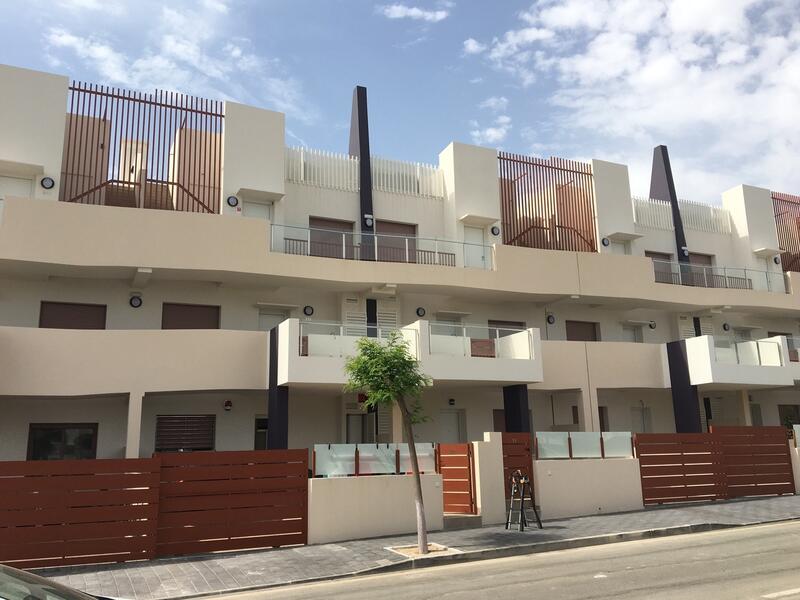 Lejlighed til salg i Mil Palmeras, Alicante