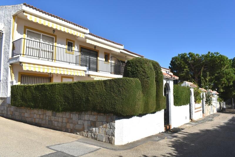 Maison de Ville à vendre dans La Zenia, Alicante